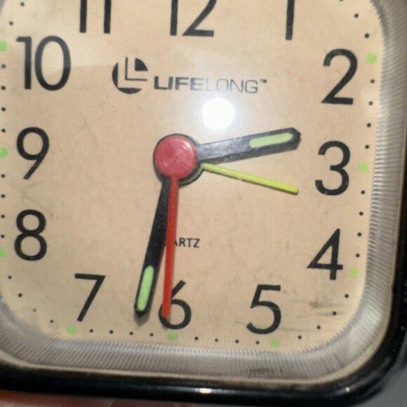 Vintage LifeLong Quartz Small Portable Clock / Alarm Clock Working - Picture 5 of 9